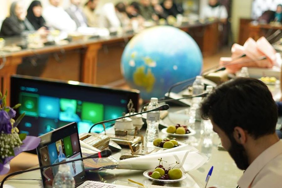 دفاع پایان نامه (دانشکده مطالعات جهان) 